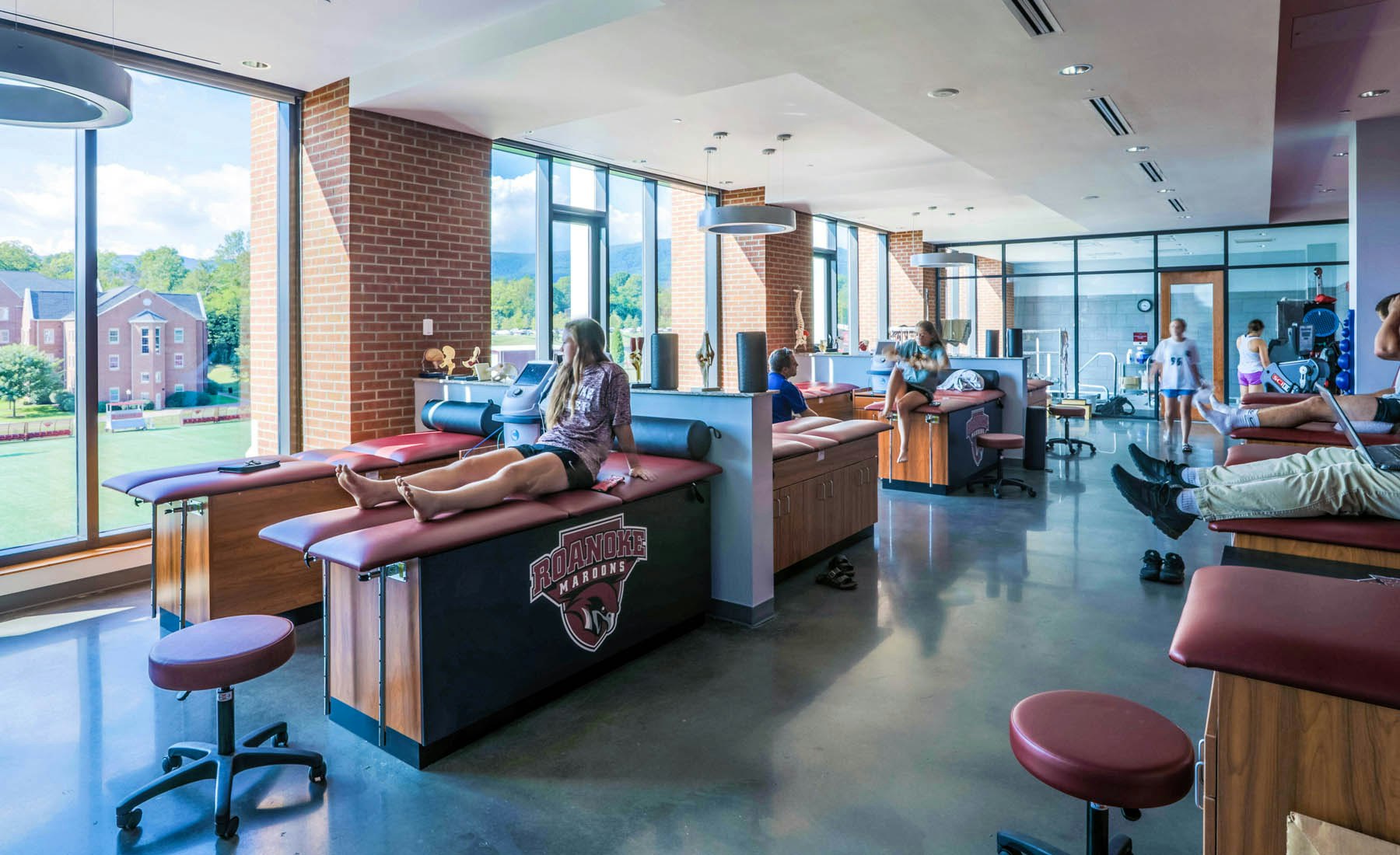 Integrated within the facility are faculty offices, classrooms, an athletic training clinic and lab space that support the popular Health and Human Performance (HHP) Department.